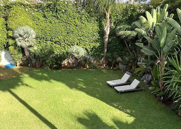 Villa De Luxe Avec Piscine Privee Au Coeur De Casablanca, Maroc