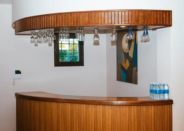 Villa Avec Piscine Et Sauna 8 Chambres Proche Commodite Et Casa Finance City